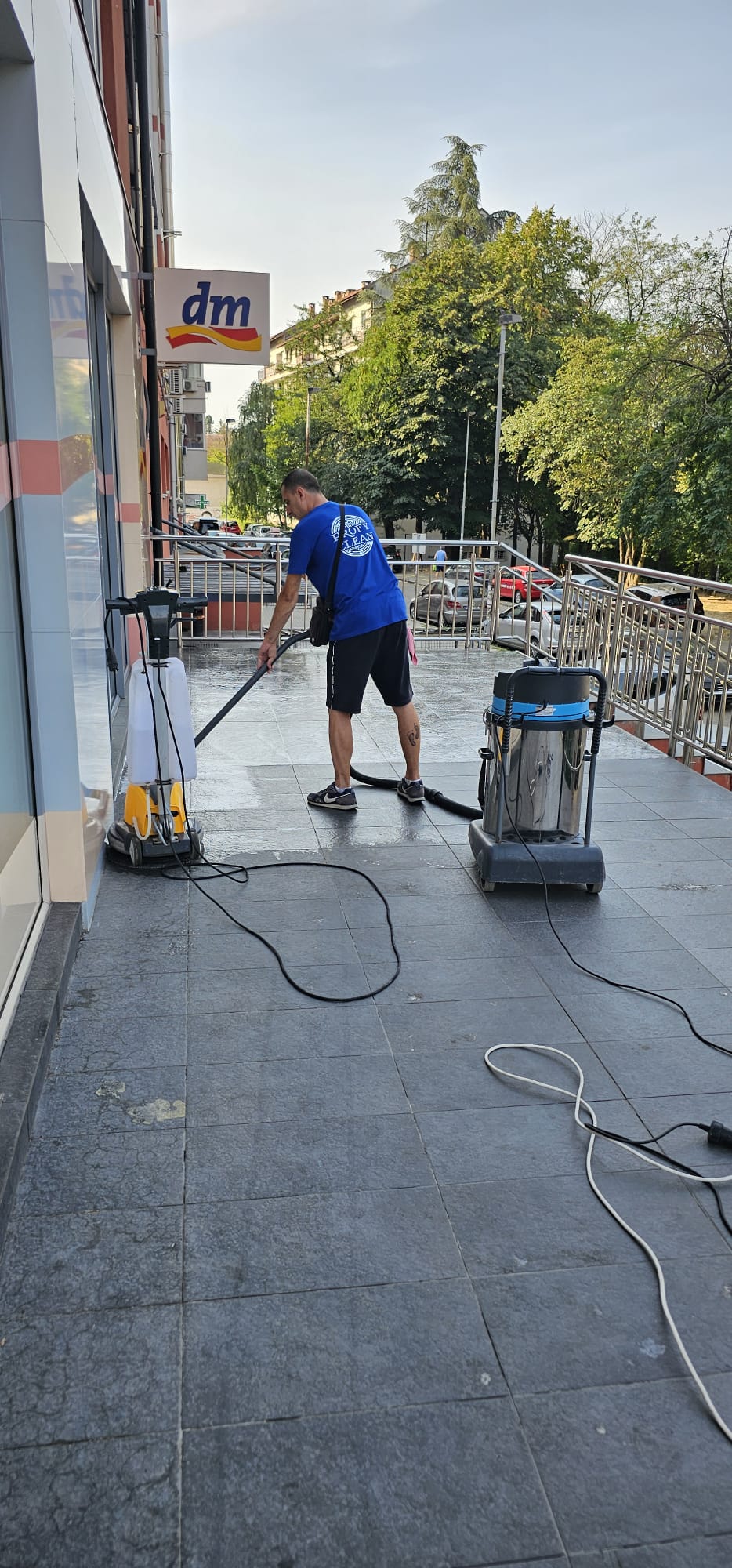 Profy Clean radnik cisti pod